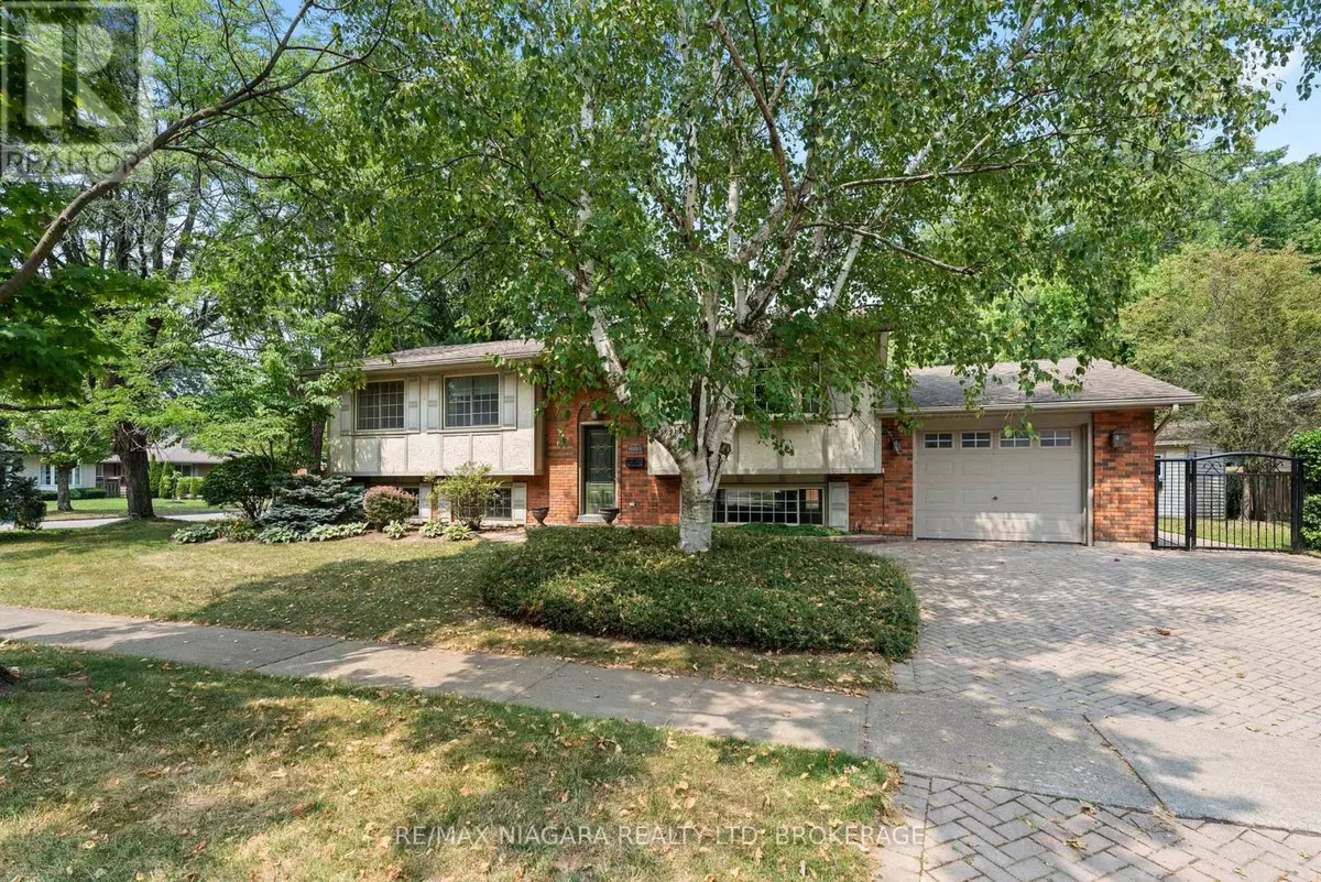 Niagara Falls (stamford), ON L2J3G8,6841 DELLPARK DRIVE