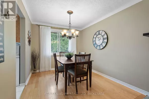 Niagara Falls (stamford), ON L2J3G8,6841 DELLPARK DRIVE
