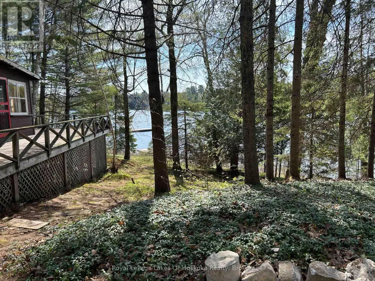 Lake Of Bays (mclean), ON P0B1A0,1091 NORTH TOOKE LAKE ROAD