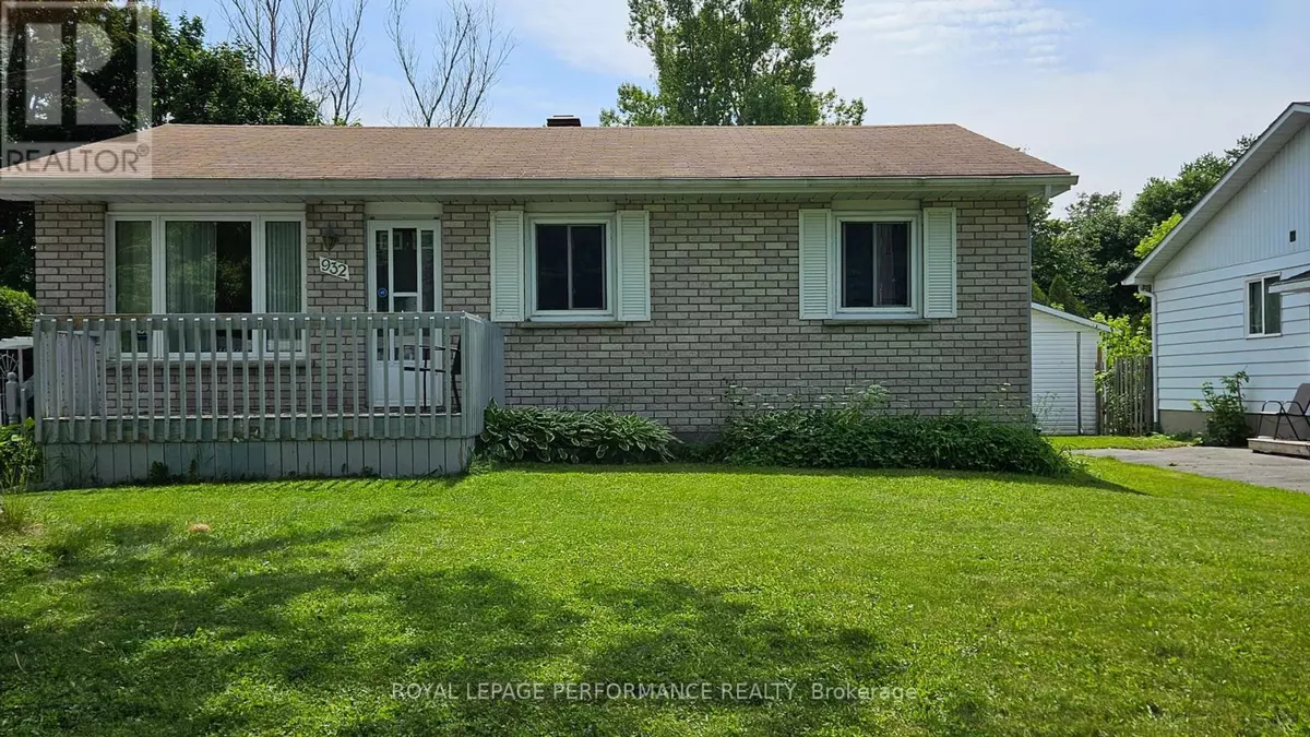 Cornwall, ON K6J5J1,932 LAFLIN AVENUE