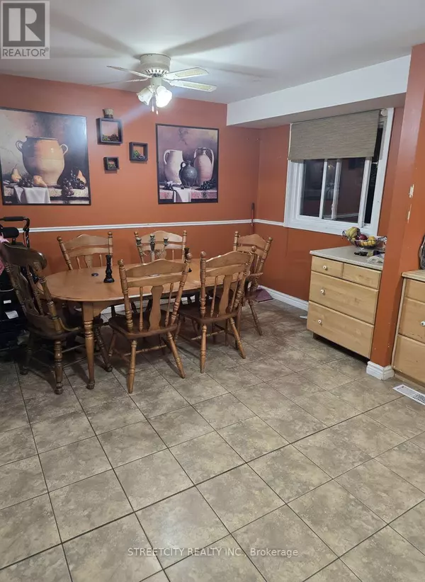 London South (south Y), ON N6E1C9,993 OSGOODE DRIVE