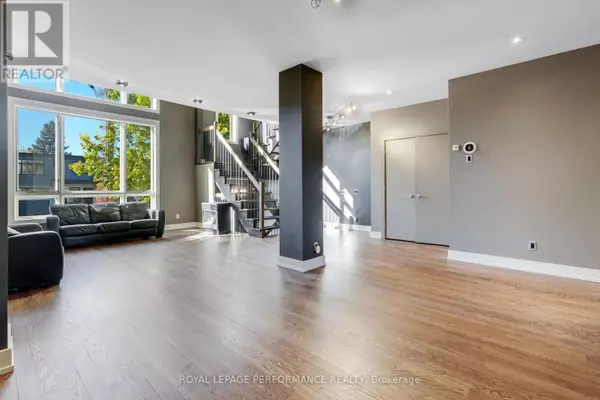 Ottawa, ON K2A3J8,805 KINGSMERE AVENUE