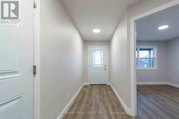 Brighton, ON K0K1H0,33 CLAYTON JOHN AVENUE