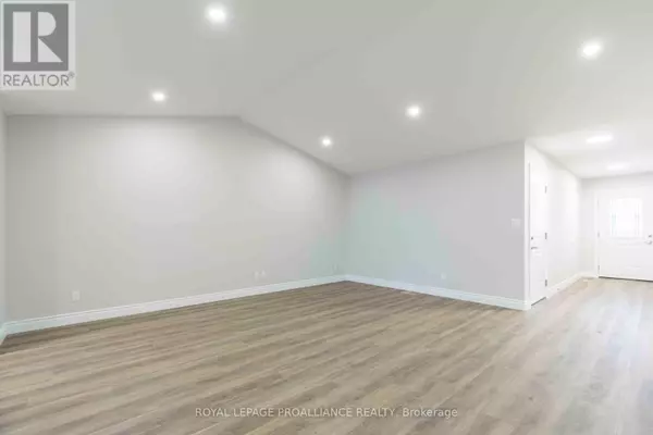 Brighton, ON K0K1H0,33 CLAYTON JOHN AVENUE