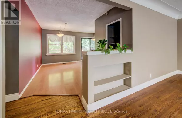 Kitchener, ON N2M4C1,74 LAKESIDE DRIVE