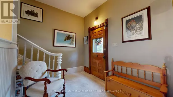 Blue Mountains, ON N0H2P0,103 Bruce ST South #A