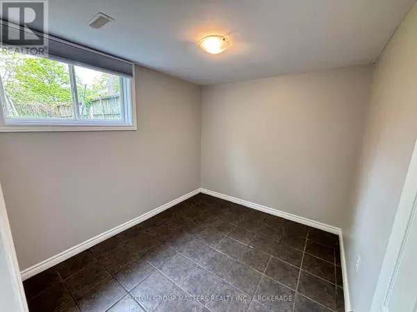 Kingston (central City East), ON K7L3X1,160 Nelson ST #2
