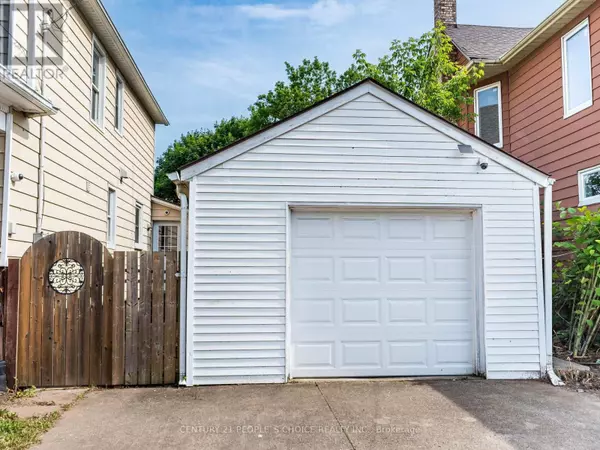 Niagara Falls (clifton Hill), ON L2G1A9,5001 KITCHENER STREET