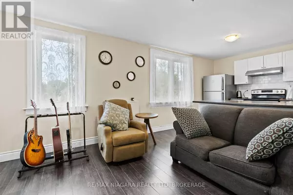 47 CHAPLIN AVENUE, St. Catharines (downtown), ON L2R2E4