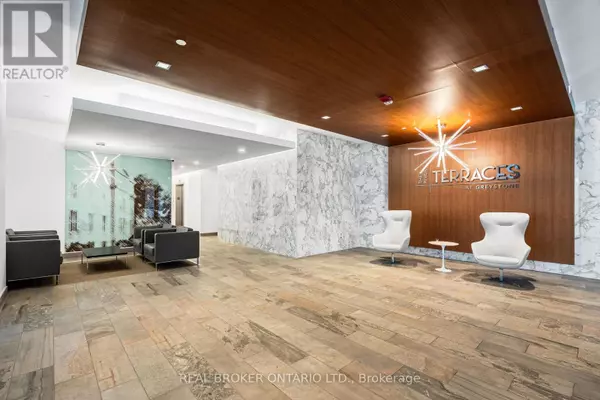 Ottawa, ON K1S5W8,530 De Mazenod AVE #310