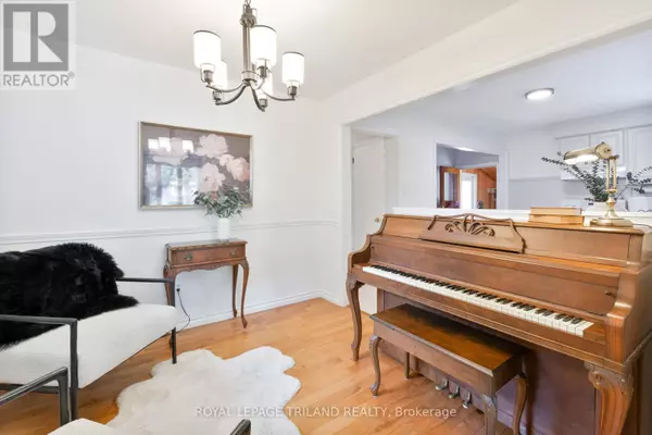 London South (south X), ON N6E2K6,142 MURIEL CRESCENT