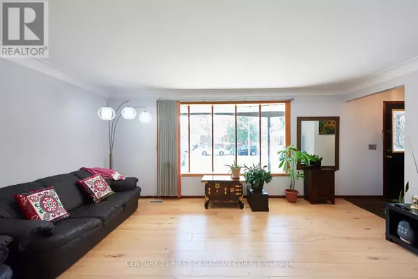 Windsor, ON N8R1N6,10776 ATWATER CRESCENT