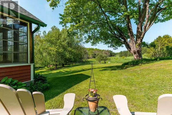 Bracebridge (macaulay), ON P1L0G9,229 FRASERBURG ROAD
