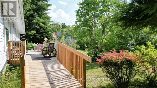 Addington Highlands (addington Highlands), ON K0H1L0,22069 HIGHWAY 41