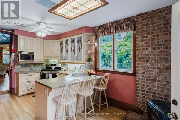 Arran-elderslie, ON N0G1L0,192 3 AVENUE SW