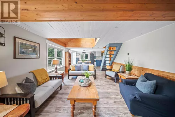 Whitestone (hagerman), ON P0G1G0,16 GOLDEN HORSESHOE LANE