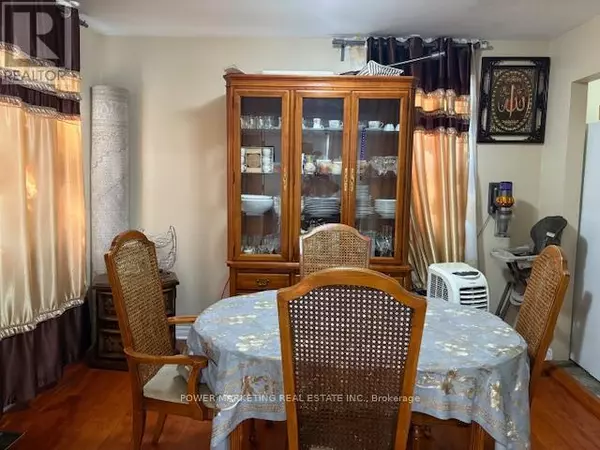 Ottawa, ON K1Z5Z5,803 MERIVALE ROAD