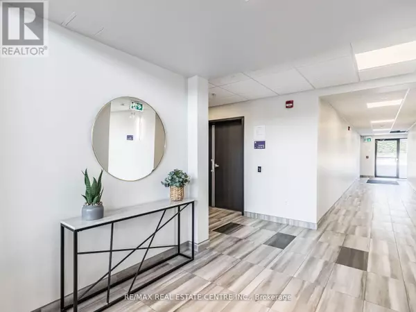 Guelph (pineridge/westminster Woods), ON N1L1C3,35 Kingsbury SQ North #222