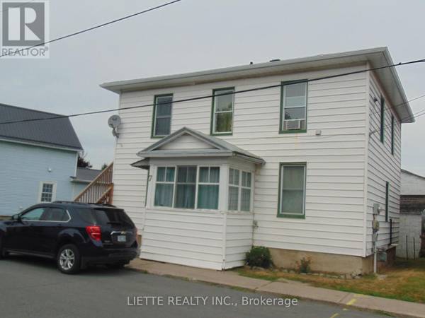 North Glengarry, ON K0C1A0,7-9 OTTAWA STREET N