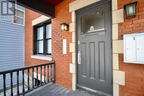 Ottawa, ON K1N5C5,38 Bruyere ST #2