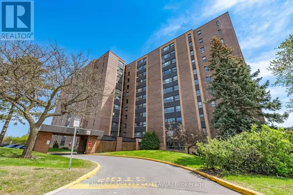 1356 Meadowlands DR East #8, Ottawa, ON K2E6K6