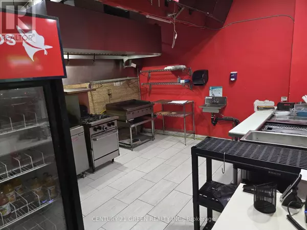 Hamilton (central), ON L8P1A9,228 KING STREET W