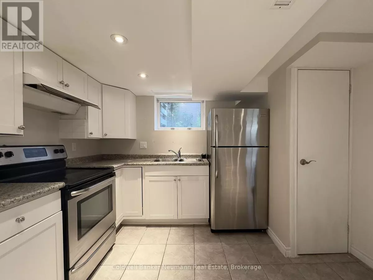 Guelph (st. George's), ON N1E2A4,17 Ottawa CRES #lower