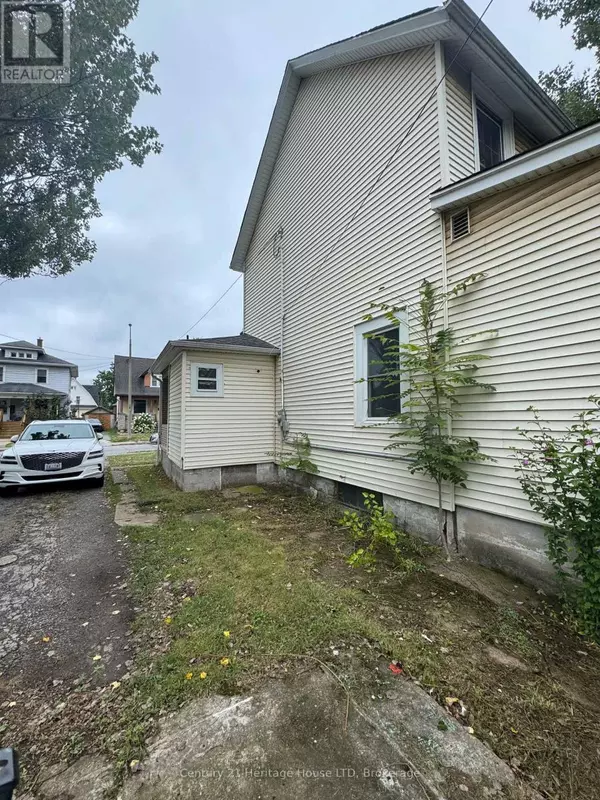 Niagara Falls (downtown), ON L2E1B4,4697 EASTWOOD CRESCENT