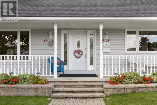 Wellington North (mount Forest), ON N0G2L0,201 CHURCH STREET N