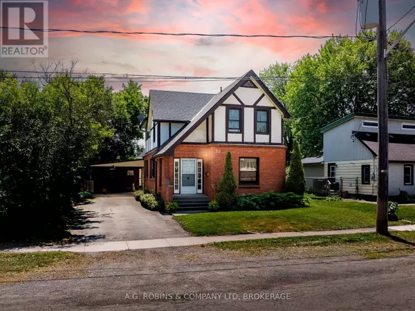 52 CHARLES STREET, Port Colborne (main Street), ON L3K3R4
