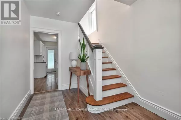 Hamilton (delta), ON L8K2C9,23 OTTAWA STREET S