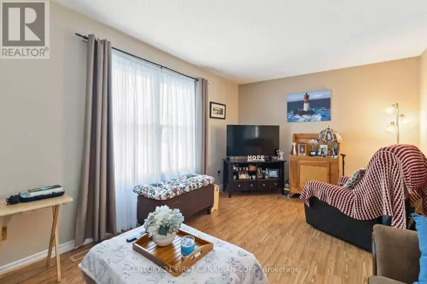 London South (south Q), ON N6C5P3,71 GOLFDALE CRESCENT
