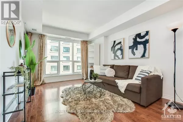 Ottawa, ON K1N0B6,195 BESSERER ST #805