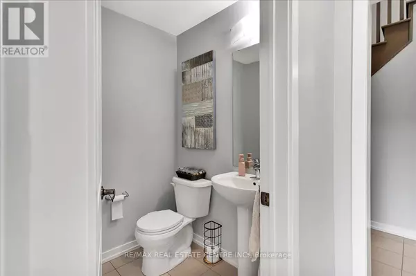Hamilton (stoney Creek Mountain), ON L8J0K8,30 SCARLETWOOD STREET
