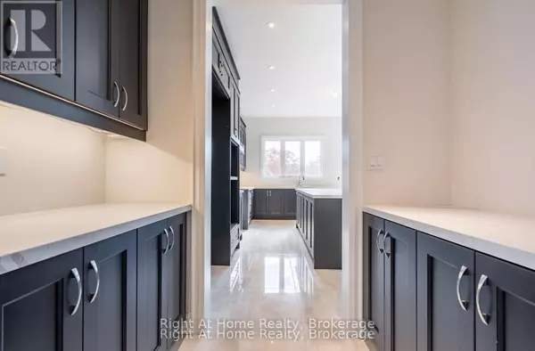 Hamilton (waterdown), ON L0R2H1,94 SMOKEY HOLLOW PLACE S