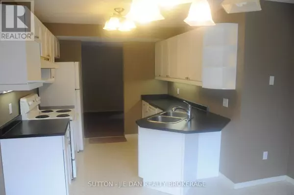 London North (north I), ON N6G4Z9,70 CHAPMAN CT #63