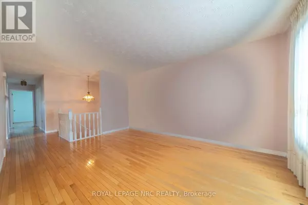 Niagara Falls (stamford), ON L2J1Z4,6399 RIALL STREET