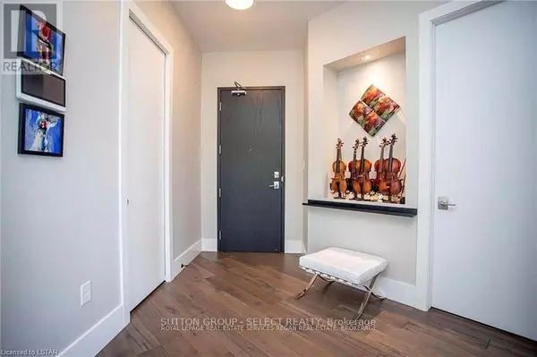 London North (north R), ON N5G5M6,1705 Fiddlehead PL #208