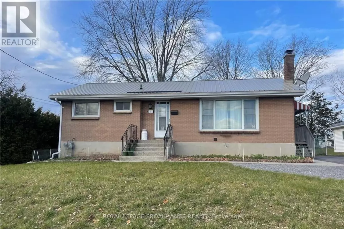 Belleville (belleville Ward), ON K8P2M3,44 North Park GDNS #A