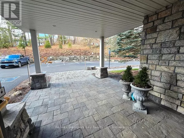 Bracebridge (macaulay), ON P1L0A6,10A KIMBERLEY AVE #206