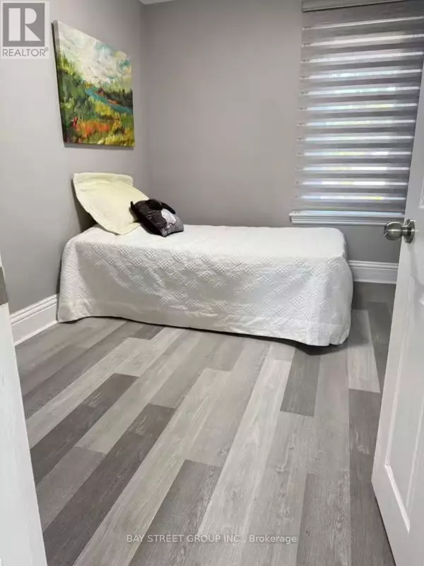 Hamilton (carlisle), ON L9G3G1,202 WEST 2ND STREET