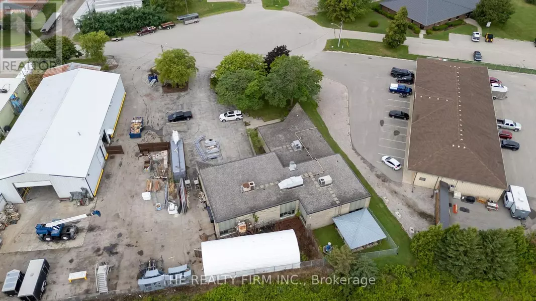 11 BARRIE BOULEVARD, St. Thomas, ON N5P4B9