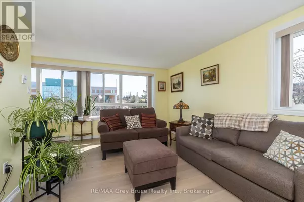 Owen Sound, ON N4K6T7,850 6th ST East #502