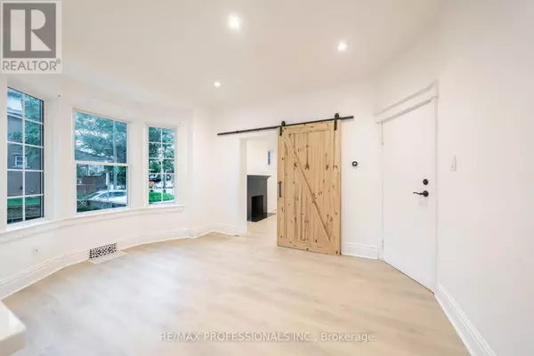 Hamilton (st. Clair), ON L8M3B4,129 BALSAM AVENUE S