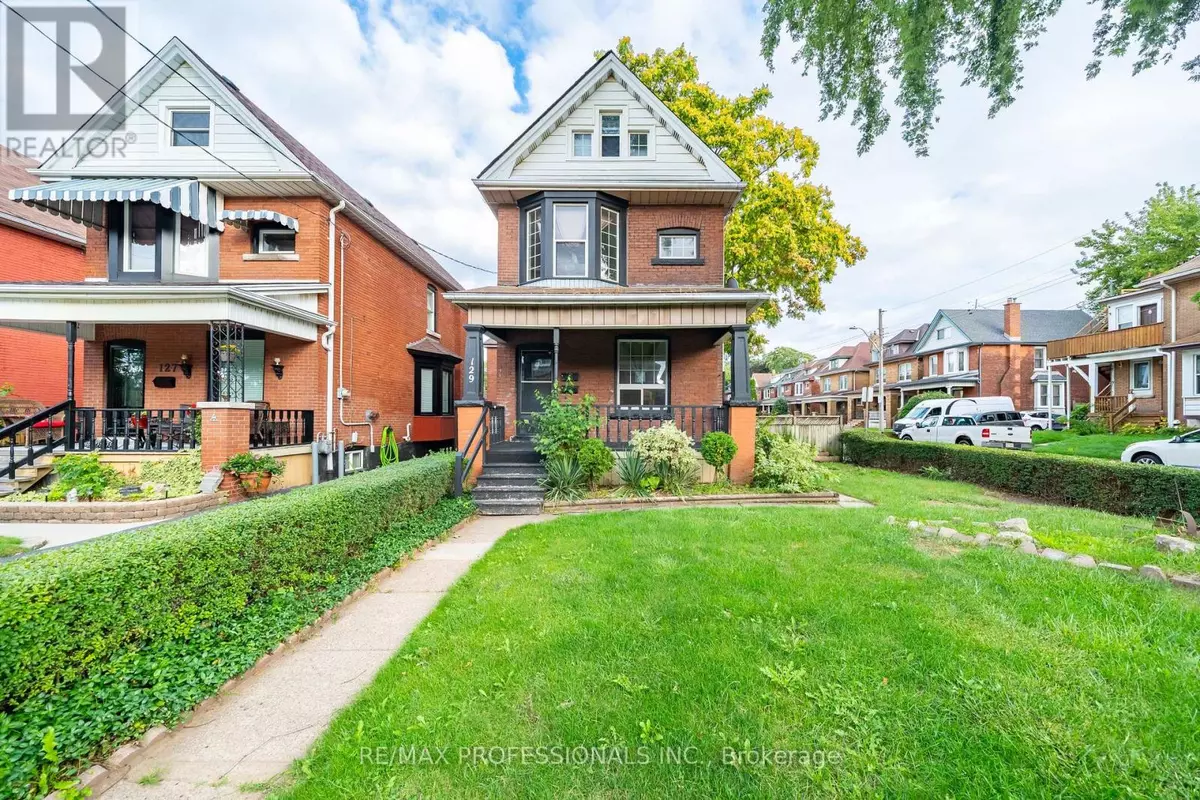 Hamilton (st. Clair), ON L8M3B4,129 BALSAM AVENUE S