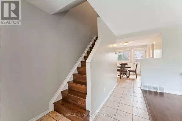 Ottawa, ON K1J8P7,1439 Bethamy LN #28