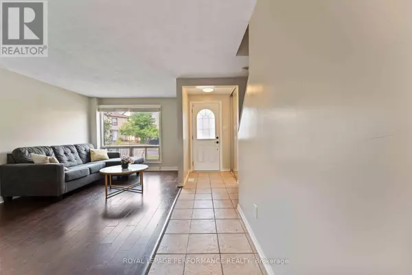 Ottawa, ON K1J8P7,1439 Bethamy LN #28