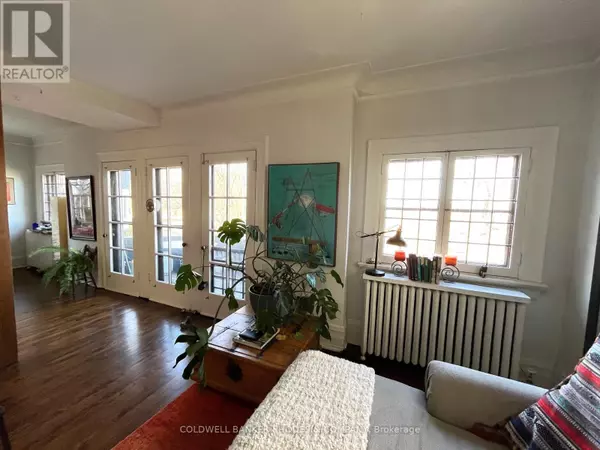 Ottawa, ON K1N8J3,UNIT #1 ON 2ND FLOOR - 8 1/2 RANGE ROAD