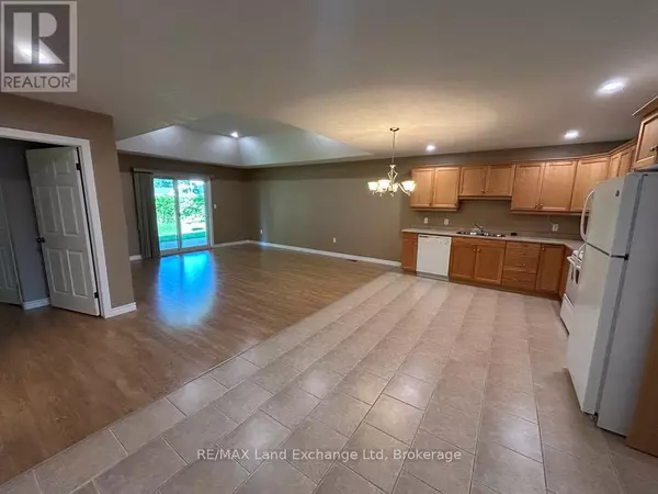 North Huron (wingham), ON N0G2W0,32 VICTORIA STREET W