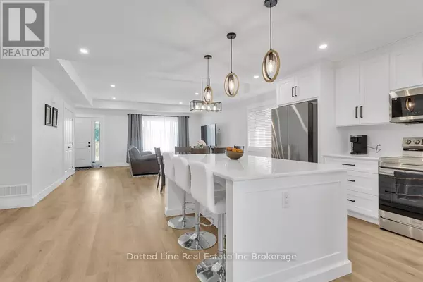 Tillsonburg, ON N4G5S2,18 WALNUT DRIVE